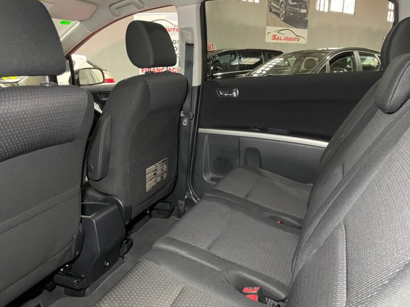 TOYOTA COROLLA VERSO 2.2 D-4D SOL