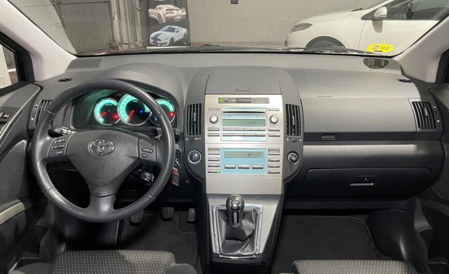 TOYOTA COROLLA VERSO 2.2 D-4D SOL