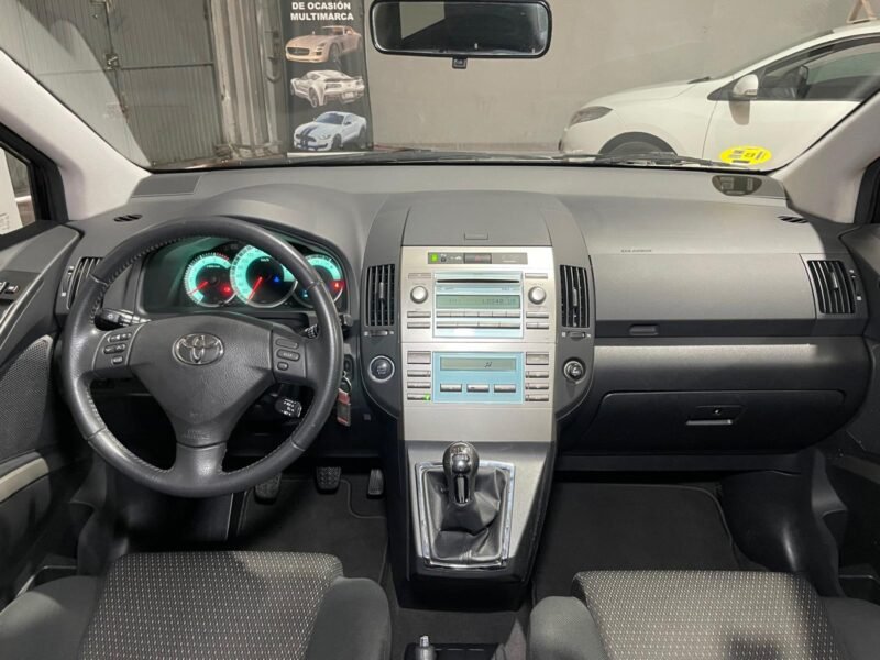 TOYOTA COROLLA VERSO 2.2 D-4D SOL