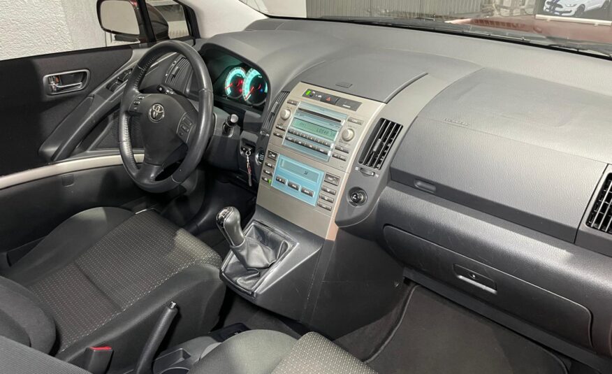 TOYOTA COROLLA VERSO 2.2 D-4D SOL