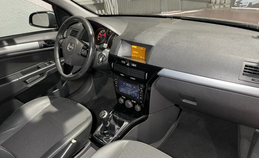 OPEL Astra 1.6 16V Edition