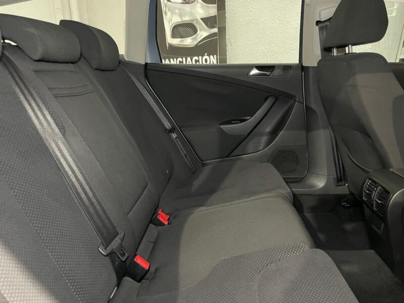 VOLKSWAGEN Passat Variant 2.0 TDi Edition Plus