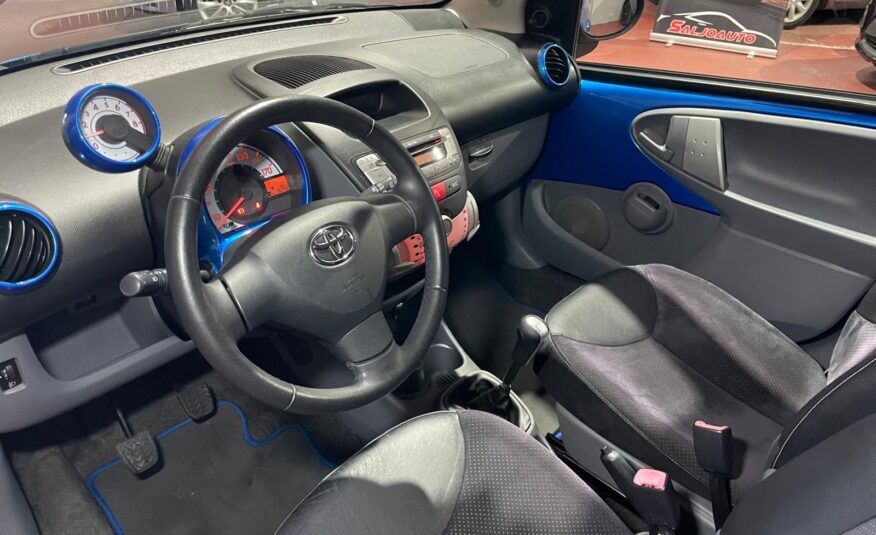 TOYOTA Aygo 1.0 VVTi Blue