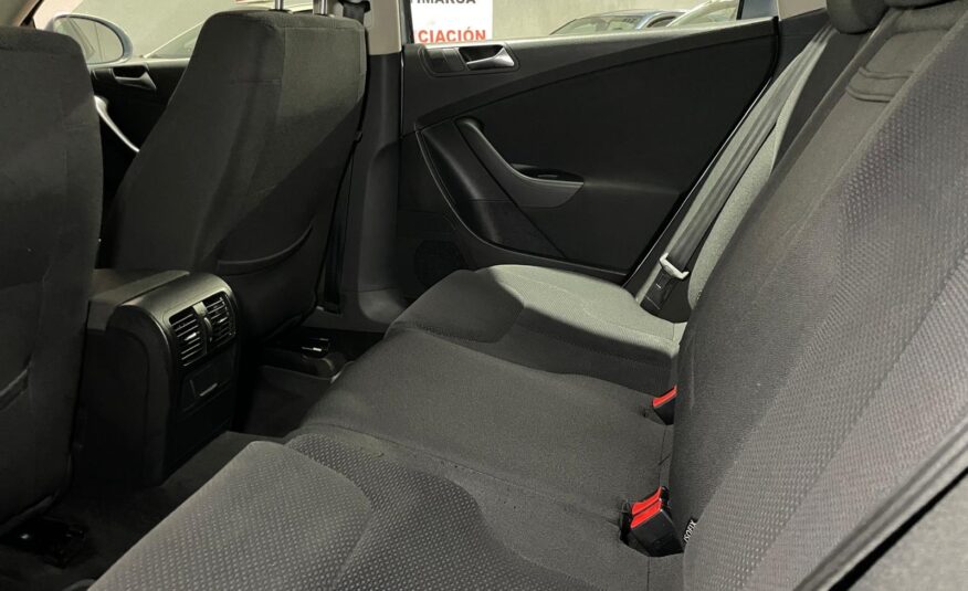 VOLKSWAGEN Passat Variant 2.0 TDi Edition Plus