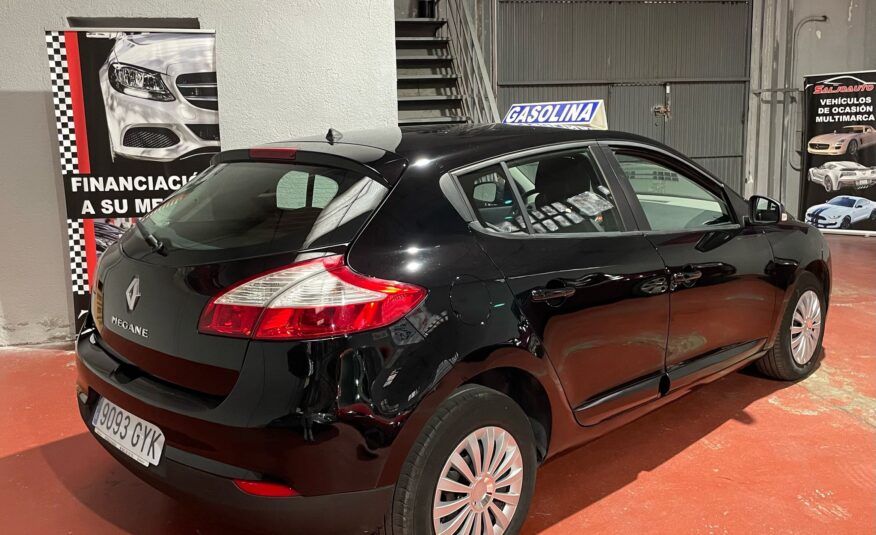 RENAULT Megane 1.6 16V Authentique