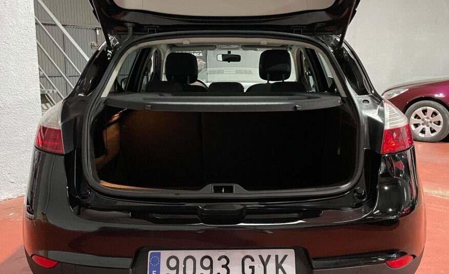RENAULT Megane 1.6 16V Authentique