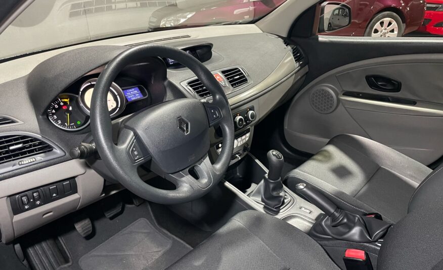 RENAULT Megane 1.6 16V Authentique