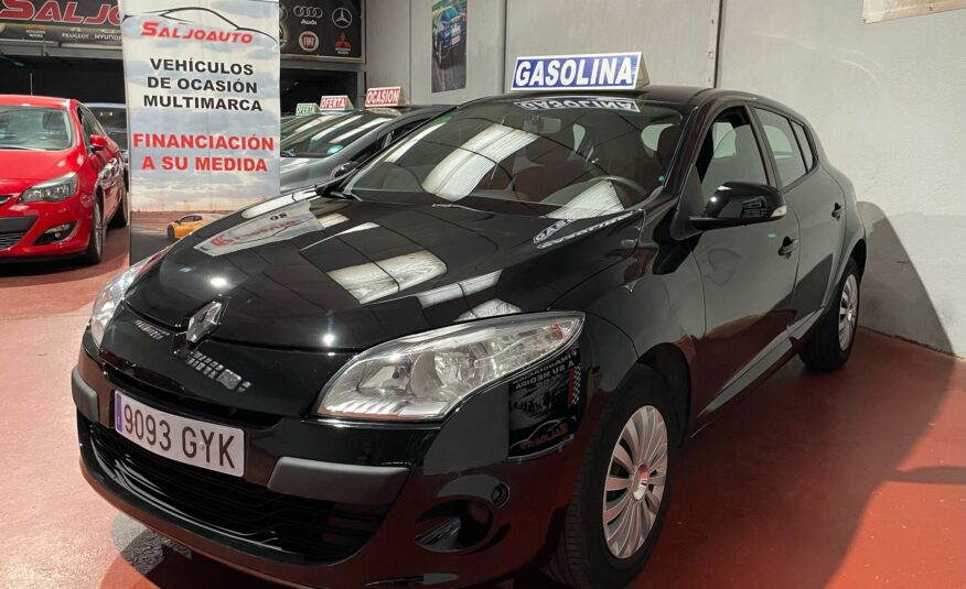 RENAULT Megane 1.6 16V Authentique