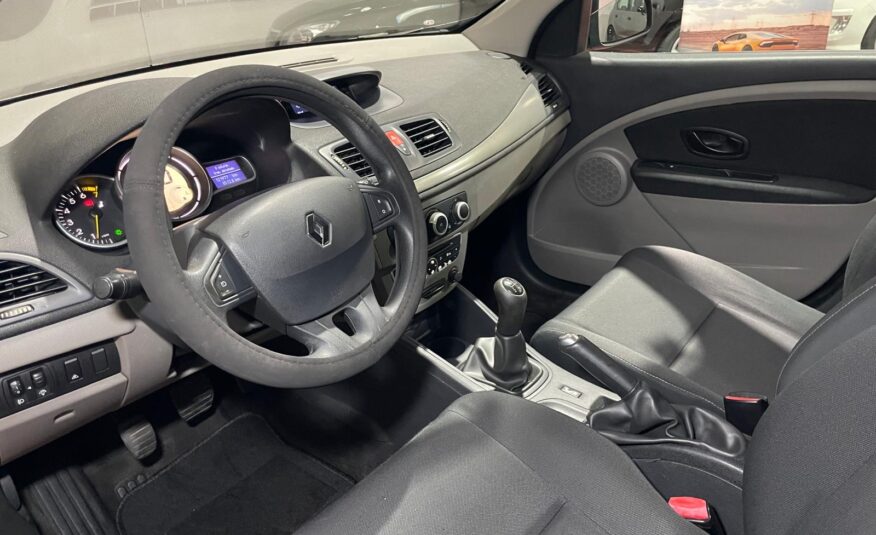 RENAULT Megane 1.6 16V Authentique