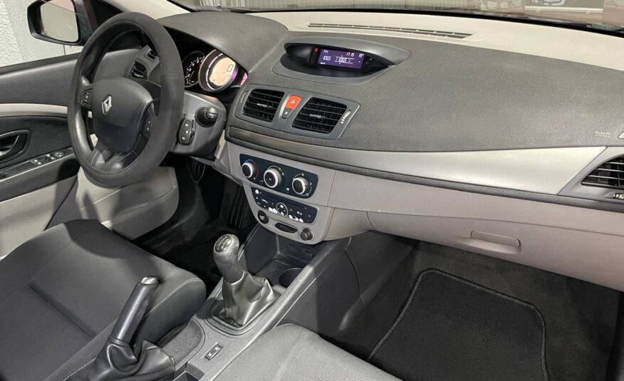 RENAULT Megane 1.6 16V Authentique