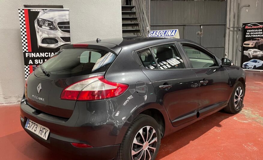 RENAULT Megane 1.6 16V Authentique