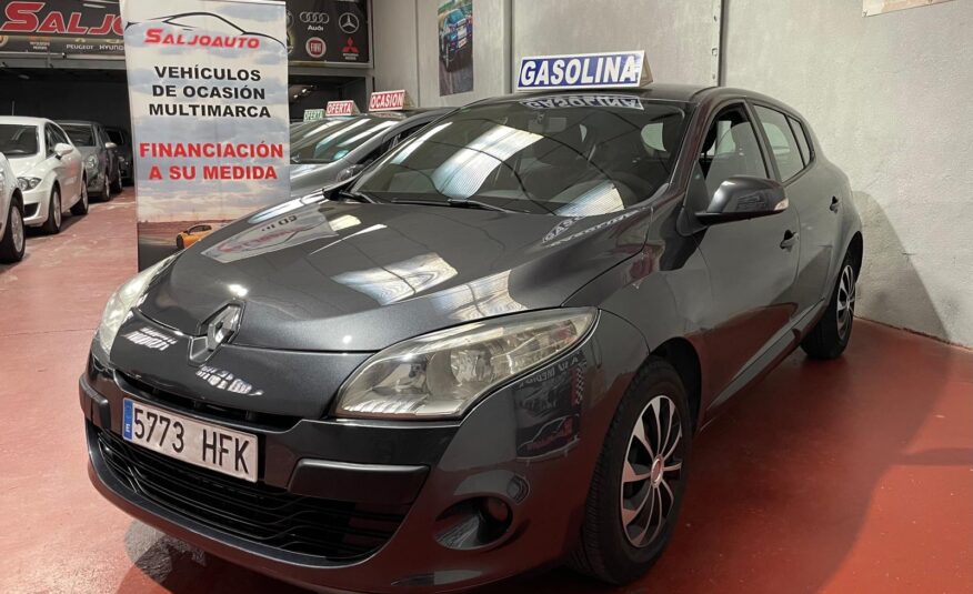 RENAULT Megane 1.6 16V Authentique
