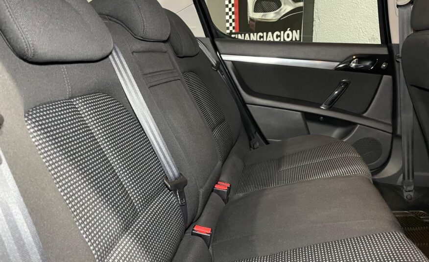 PEUGEOT 407 2.0 HDi Sport