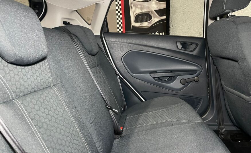 FORD Fiesta 1.4 Titanium