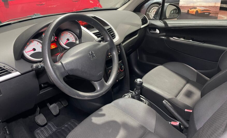PEUGEOT 207 1.4 Confort