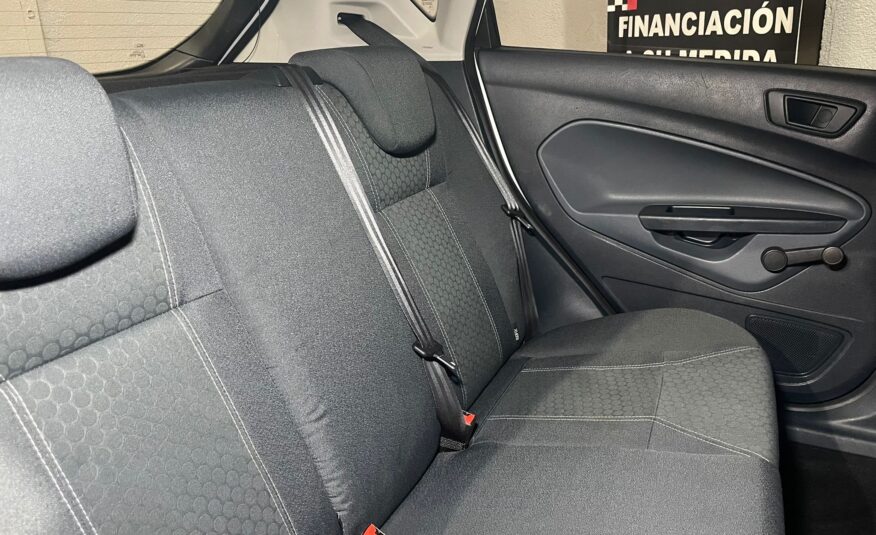 FORD Fiesta 1.4 Titanium