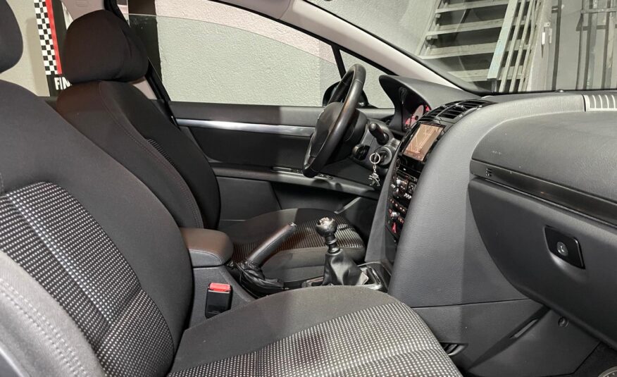 PEUGEOT 407 2.0 HDi Sport
