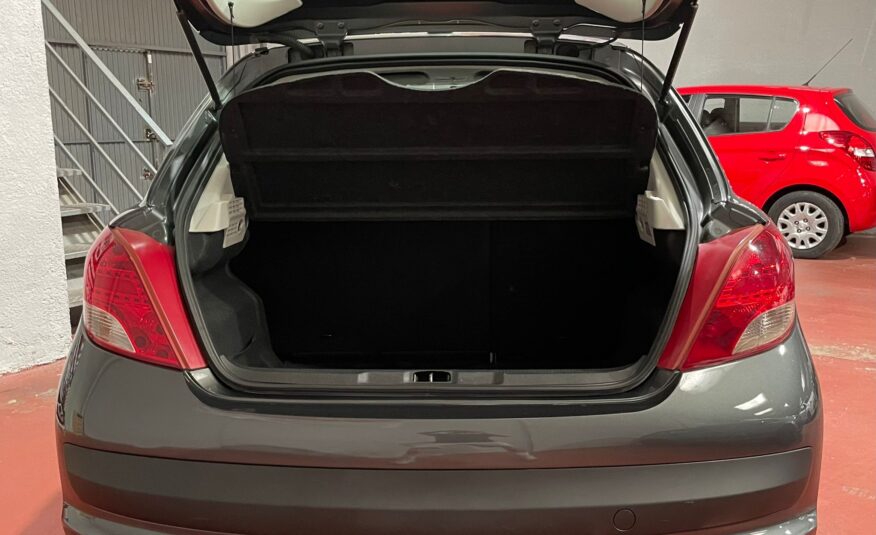 PEUGEOT 207 1.4 Confort
