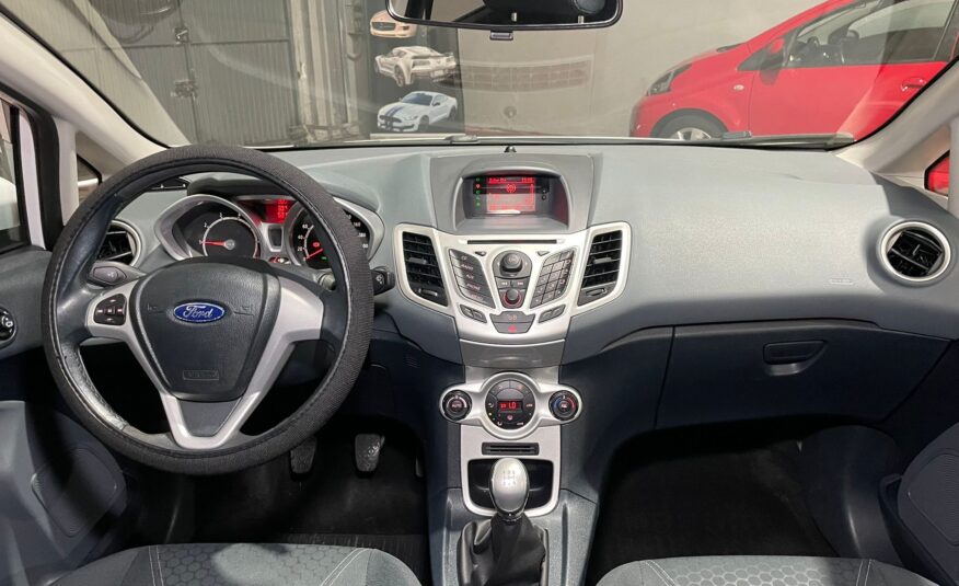 FORD Fiesta 1.4 Titanium