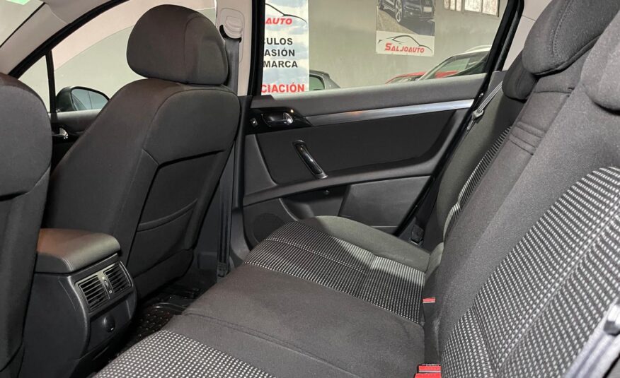 PEUGEOT 407 2.0 HDi Sport