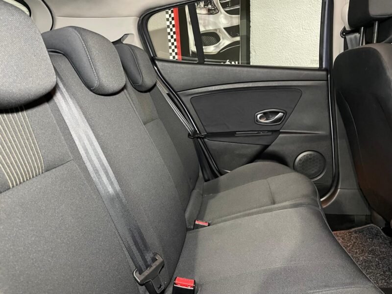 RENAULT Megane 1.5 DCi TomTom Edition