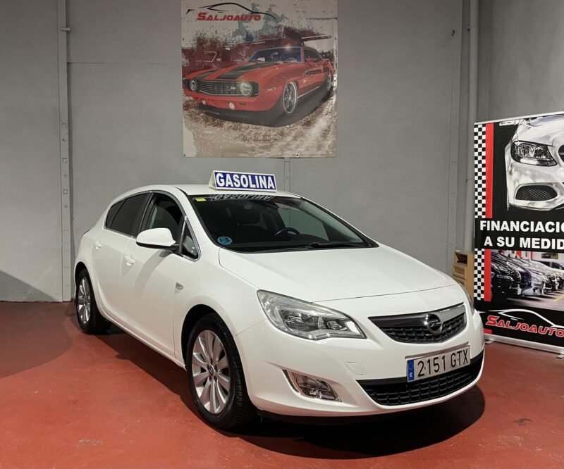 OPEL Astra 1.4 Turbo Cosmo