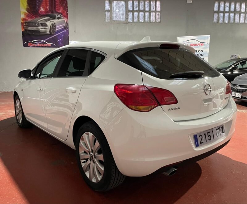 OPEL Astra 1.4 Turbo Cosmo