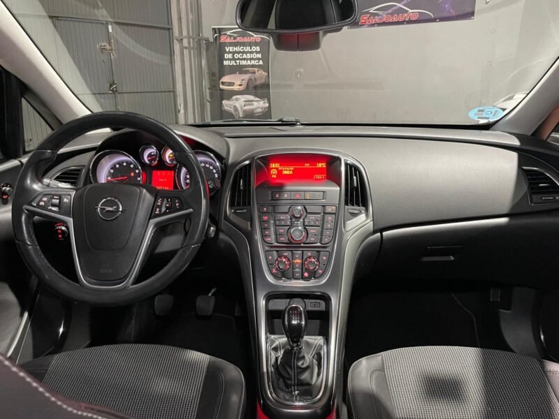 OPEL Astra 1.4 Turbo Cosmo