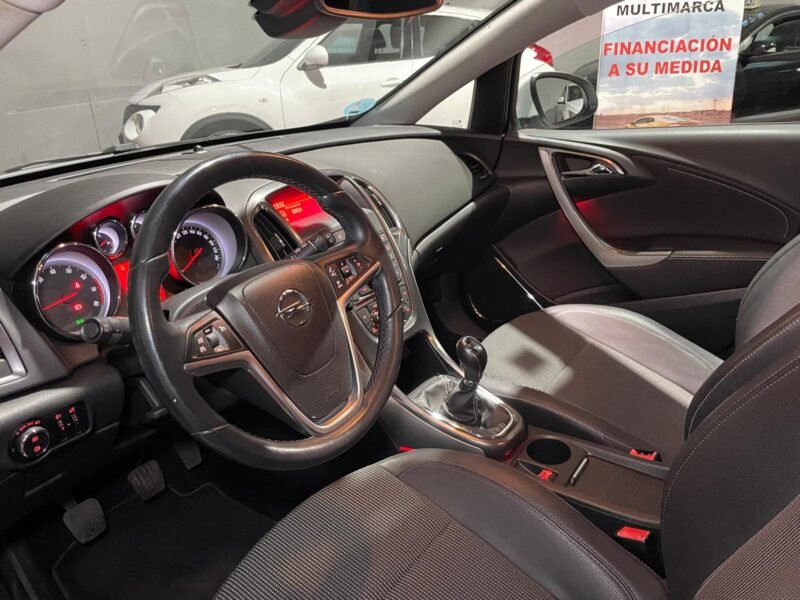 OPEL Astra 1.4 Turbo Cosmo