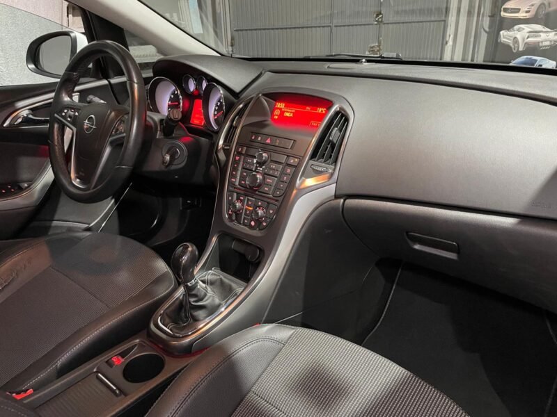 OPEL Astra 1.4 Turbo Cosmo