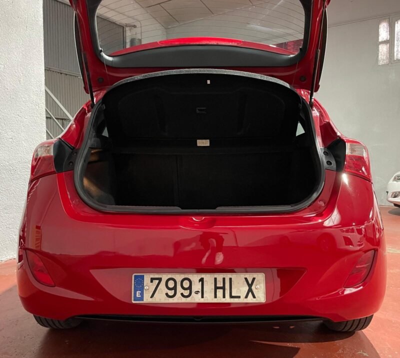 HYUNDAI i30 1.4 Tecno