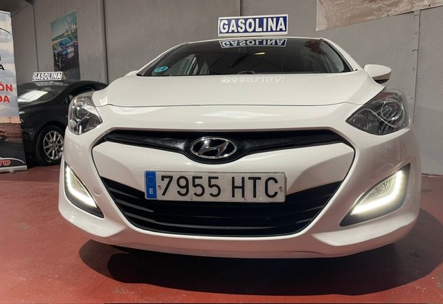 HYUNDAI i30 1.4 City S