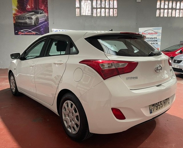 HYUNDAI i30 1.4 City S