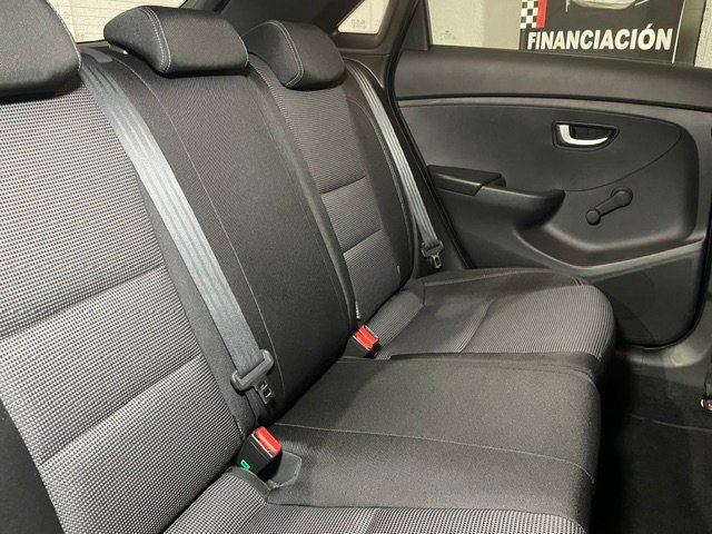HYUNDAI i30 1.4 City S