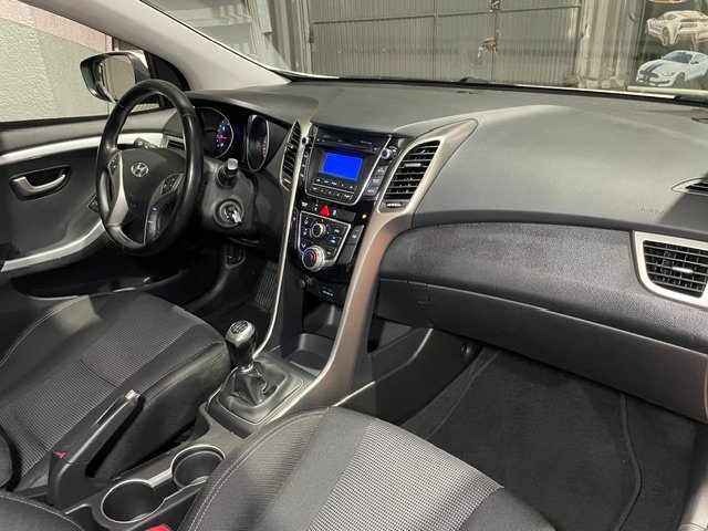 HYUNDAI i30 1.4 City S